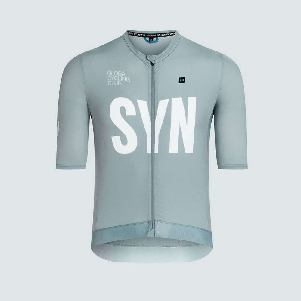 シルバーグレーの半袖サイクリングジャージとビブショーツメンズ - Cycling Gear Brands のレビューと価格